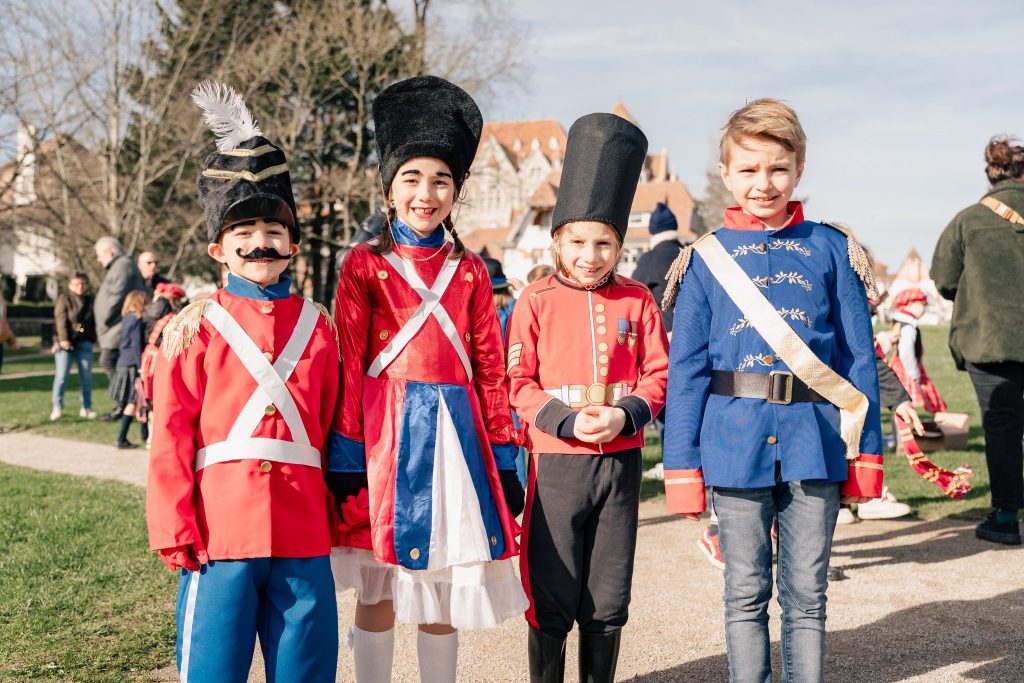 𝙅𝙤𝙪𝙧 𝙙𝙚 𝘾𝙖𝙧𝙣𝙖𝙫𝙖𝙡 𝙥𝙤𝙪𝙧 𝙡𝙚𝙨 𝙚́𝙡𝙚̀𝙫𝙚𝙨 𝙙𝙚 𝙡'𝙀𝙘𝙤𝙡𝙚 𝙅𝙚𝙖𝙣𝙣𝙚 𝙙'𝘼𝙧𝙘!...